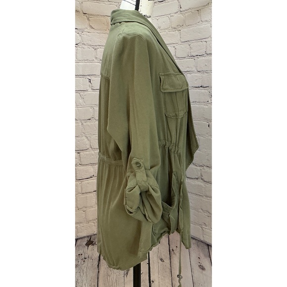Torrid Women's Army Green Drape Front Utility Jacket (Size 0 L/12) - Picture 2 of 10